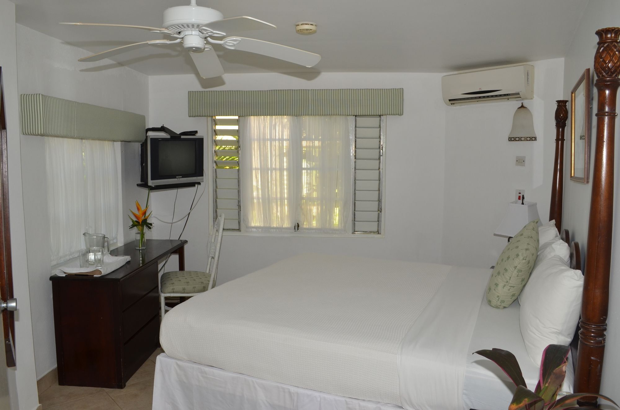 Yard Beach House Negril Bagian luar foto